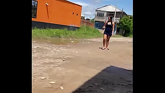 Casal Intenso Explora Sexo Hardcore Com Uma Latina Em Público