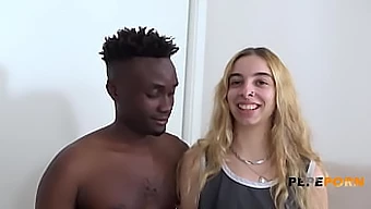 A Jovem Europeia Irina Love Desfruta De Seu Primeiro Encontro Com Um Grande Pênis Negro